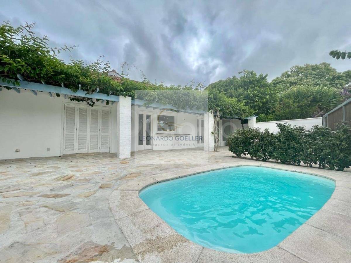Casa à venda com 3 quartos, 180,00m² - Campeche,Florianópolis