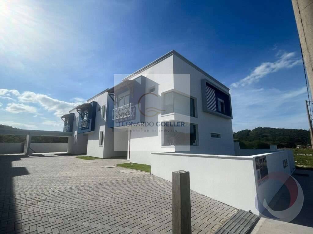 Casa à venda com 3 quartos, 133,61m² - Alto Ribeirão,Florianópolis