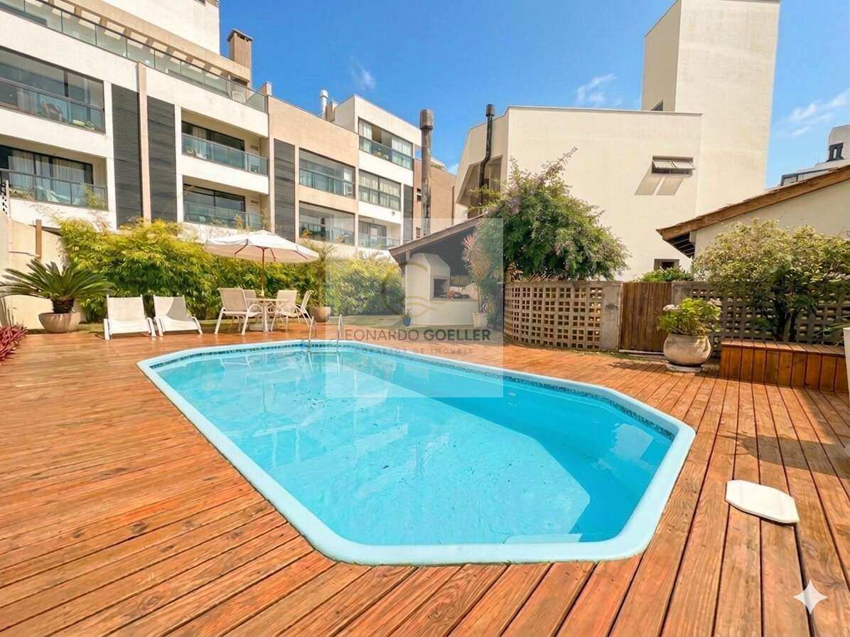 VIVA O MELHOR DE FLORIANÓPOLIS! IMÓVEL DOS SONHOS A APENAS UMA QUADRA DO MAR! - Leonardo Goeller Especialista Imobiliário