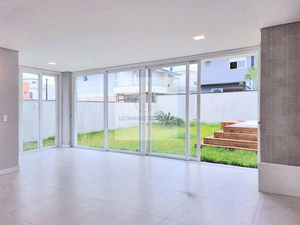 Casa à venda com 3 quartos, 195m² - Campeche,Florianópolis
