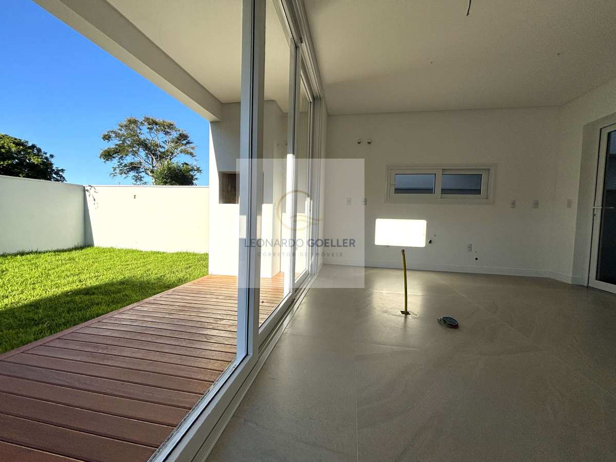 Casa à venda com 3 quartos - Rio Tavares,Florianópolis