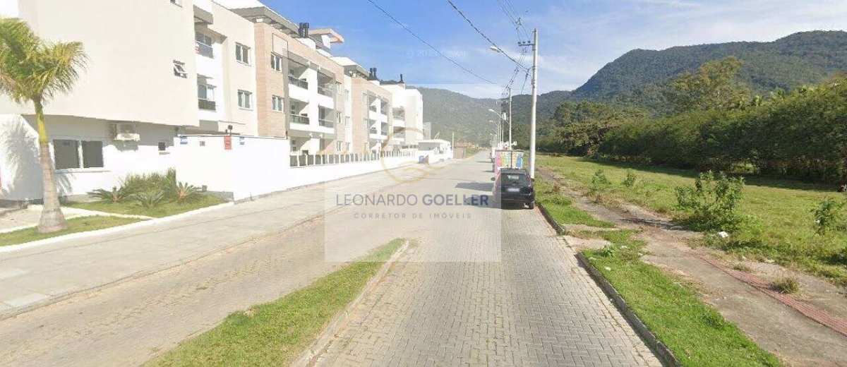  - Terreno dentro de Loteamento urbanizado e planejado junto a natureza, com ruas largas, com muito sol e áreas APP ao redor.