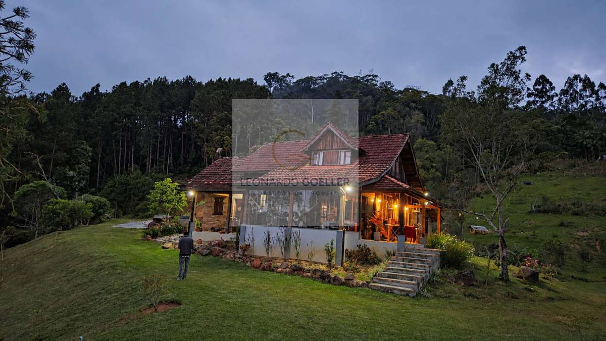 Sítio à venda com 3 quartos - Área Rural,Águas Mornas